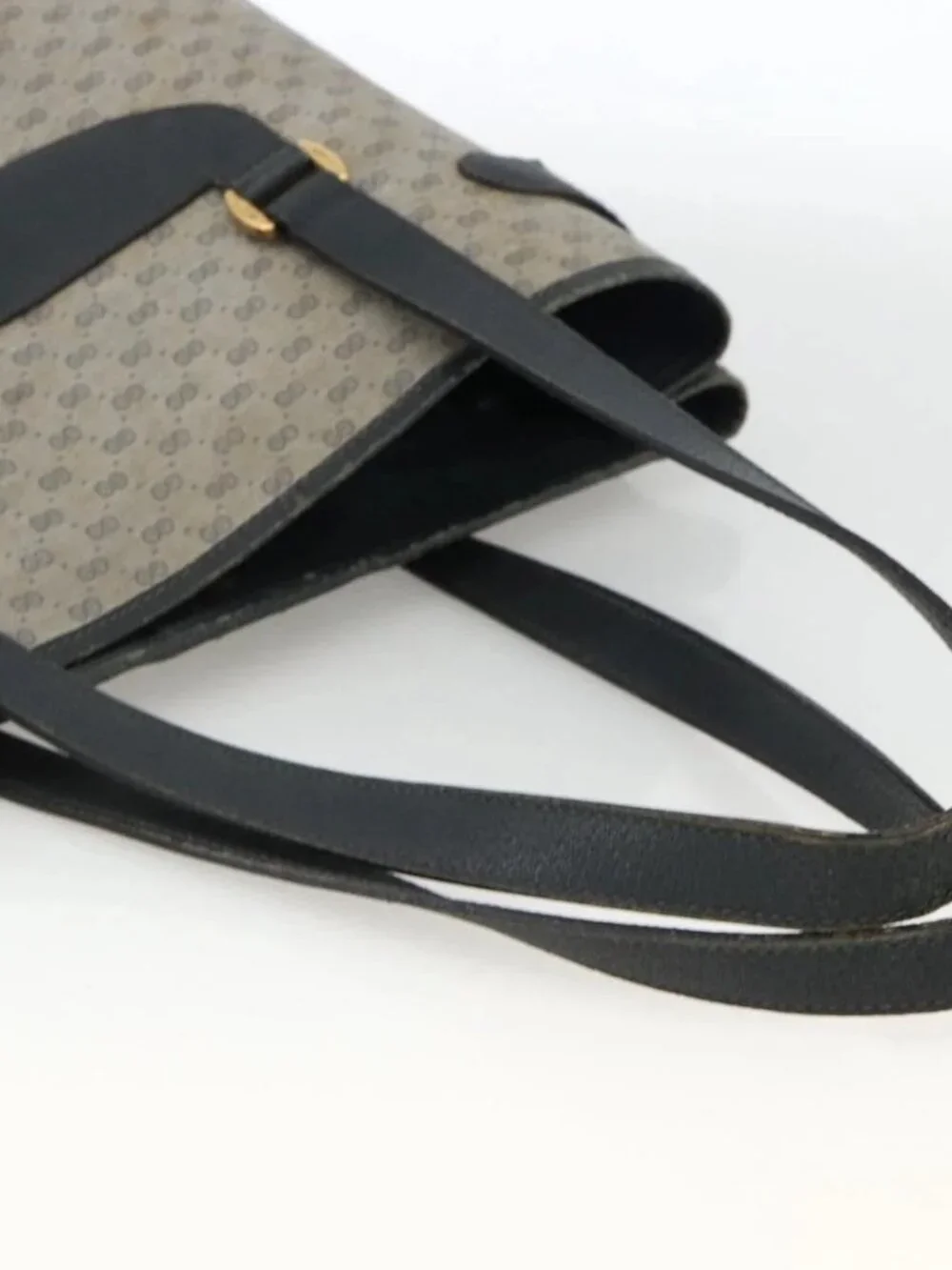 Gucci brand	gucci color	navy